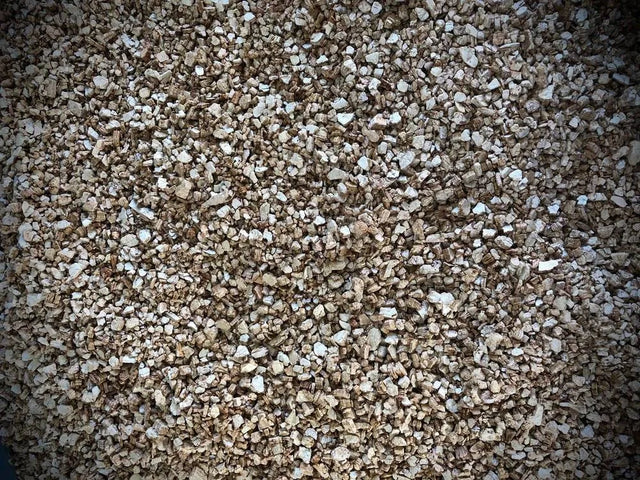 Vermiculite growing medium for seeds and microgreens